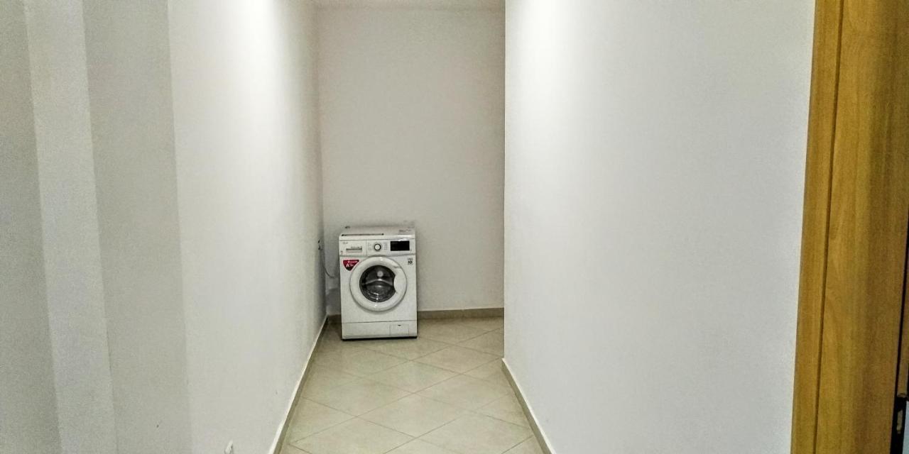 Rass' Apartment Vlorë Exterior foto